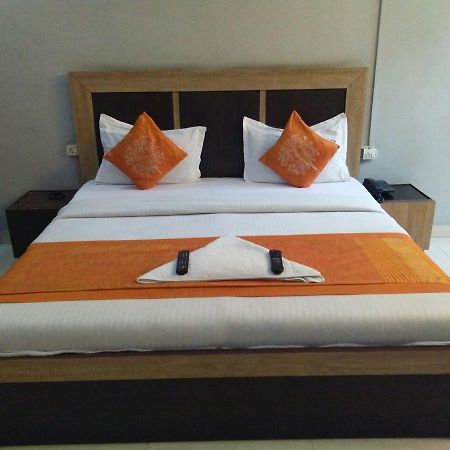 Hotel Samridhi Palace Juhi Bari Εξωτερικό φωτογραφία