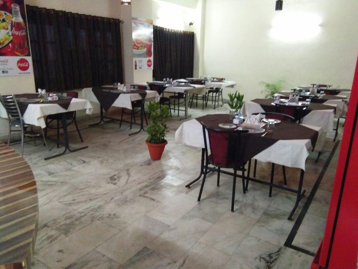 Hotel Samridhi Palace Juhi Bari Εξωτερικό φωτογραφία